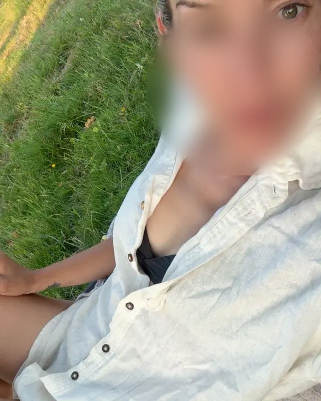 Laure - Image 6