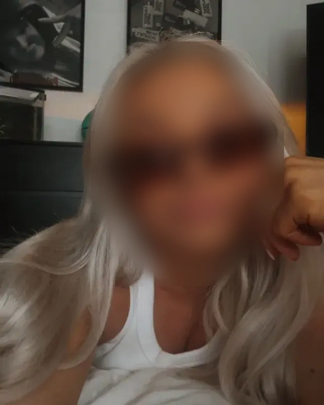 Emma - Image 6